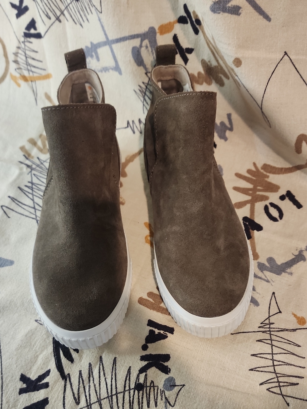 Timberland Womens Skyla Bay Boots in Olive Brown Suede